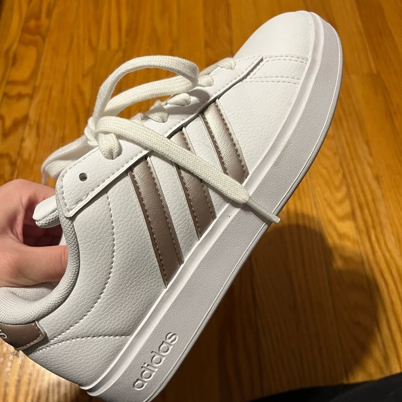 Adidas sneakers - Picture 3 of 4